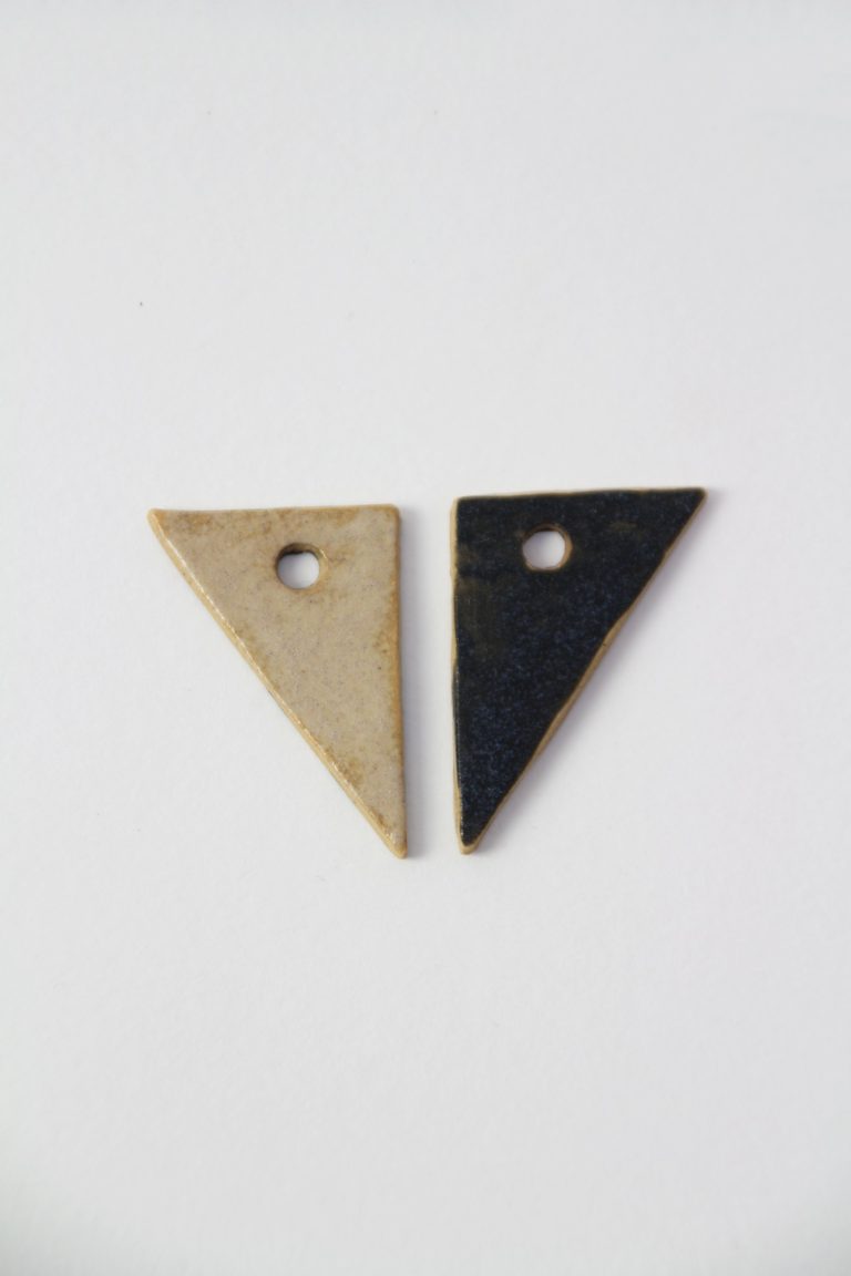 vela b&w ceramic earring hangers