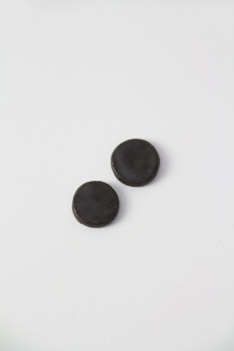 punto small and thick ceramic earrings